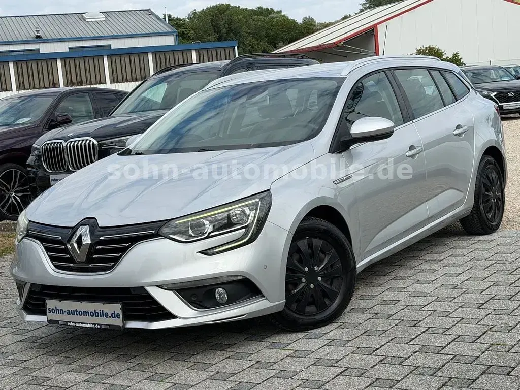Gebraucht Renault Mégane IV Intens 132 PS (97 kW) 2017 Silber Limousine