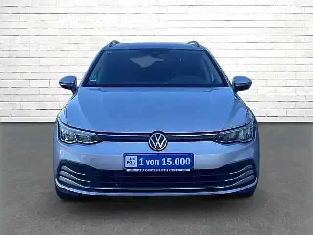 Gebraucht VW Golf VIII Life 150 PS (110 kW) 2021 Reflexsilber metallic (metallic) Kombi