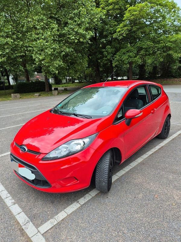 Rot Gebraucht 2011 Ford Fiesta Trend Kleinwagen | 2.500 € (Guter Preis) - Bild 1/4