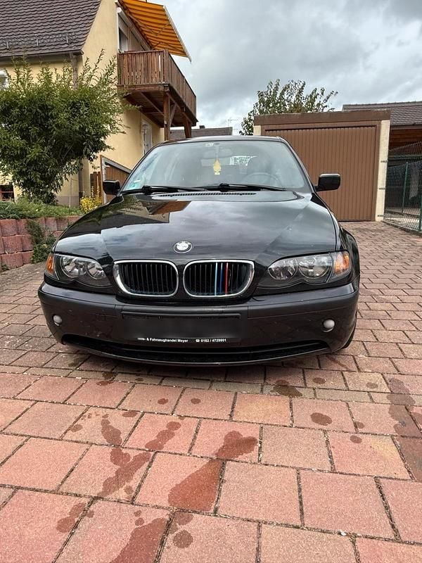 Schwarz Gebraucht 2004 BMW 320 Kombi | 1.499 € (Superpreis) - Bild 1/4