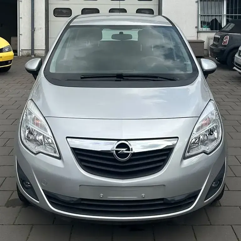 Gebraucht Opel Meriva Edition 120 PS (88 kW) 2011 Silber Van / Kleinbus