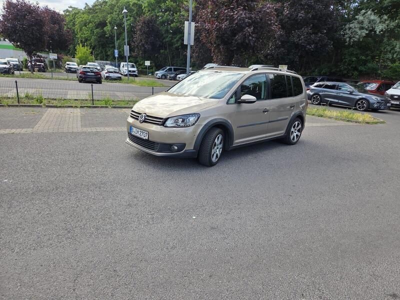 Beige Gebraucht 2012 VW Touran Cross Van / Kleinbus | 10.500 € (Fairer Preis) - Bild 1/4