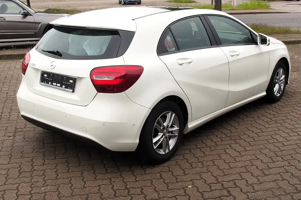 Gebraucht Mercedes A160 102 PS (75 kW) 2017 Weiß Limousine