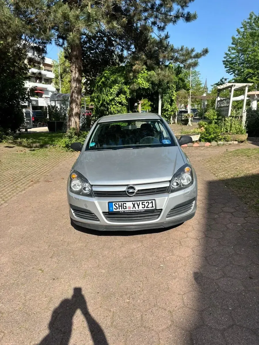 Gebraucht Opel Astra 90 PS (66 kW) 2004 Silber Limousine
