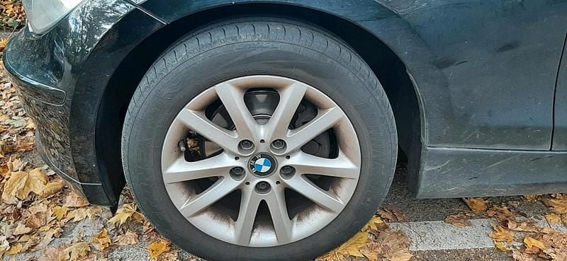 Gebraucht BMW 116 122 PS (89 kW) 2009 Schwarz Kleinwagen