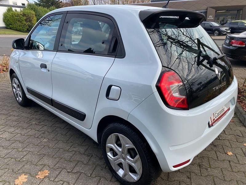 Gebraucht Renault Twingo Life 65 PS (47 kW) 2020 Weiß Kleinwagen