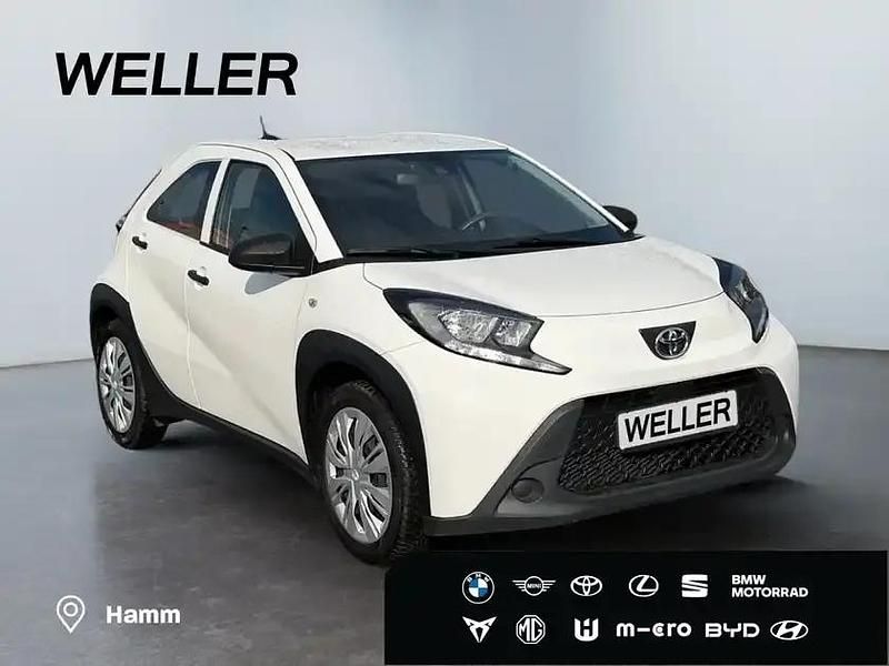 Gebraucht Toyota Aygo 72 PS (52 kW) 2023 Schneeweiß Kleinwagen