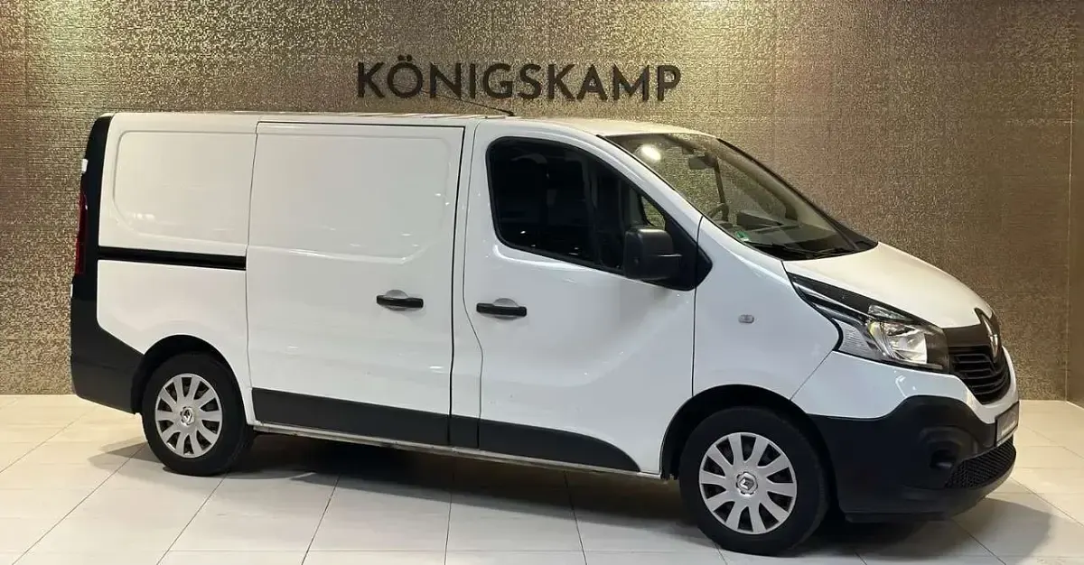 Second-hand Renault Trafic 125 CP (91 kW) 2017 Alb Monovolum