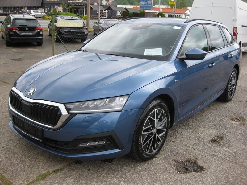 Titanblau metallic Gebraucht 2021 Skoda Octavia Clever Kombi | 19.990 € (Fairer Preis) - Bild 1/4