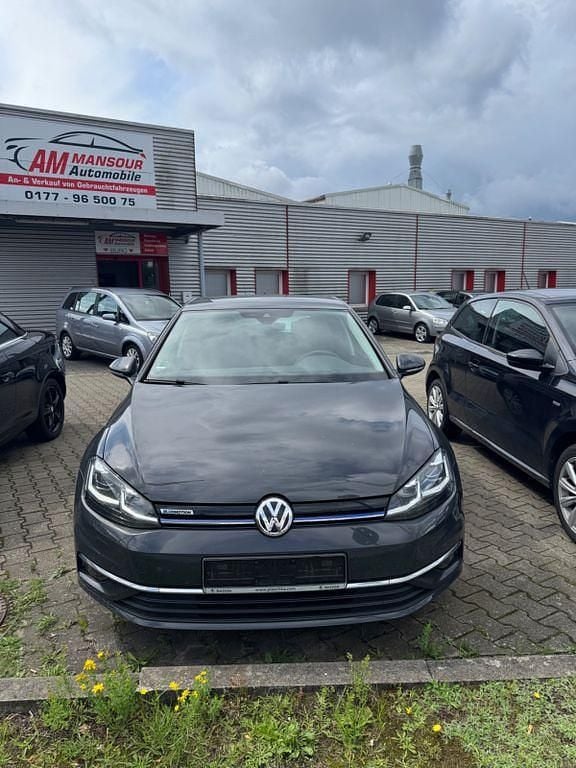 Grau Gebraucht 2019 VW Golf VII Limousine | 12.390 € (Superpreis) - Bild 1/4