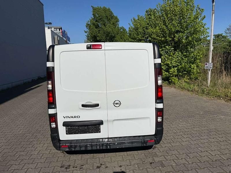 Gebraucht Opel Vivaro S 90 PS (66 kW) 2017 Weiß Van / Kleinbus