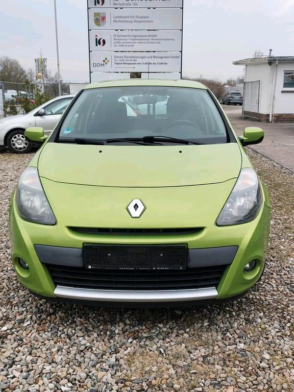 Gebraucht Renault Clio III 75 PS (55 kW) 2011 Limousine