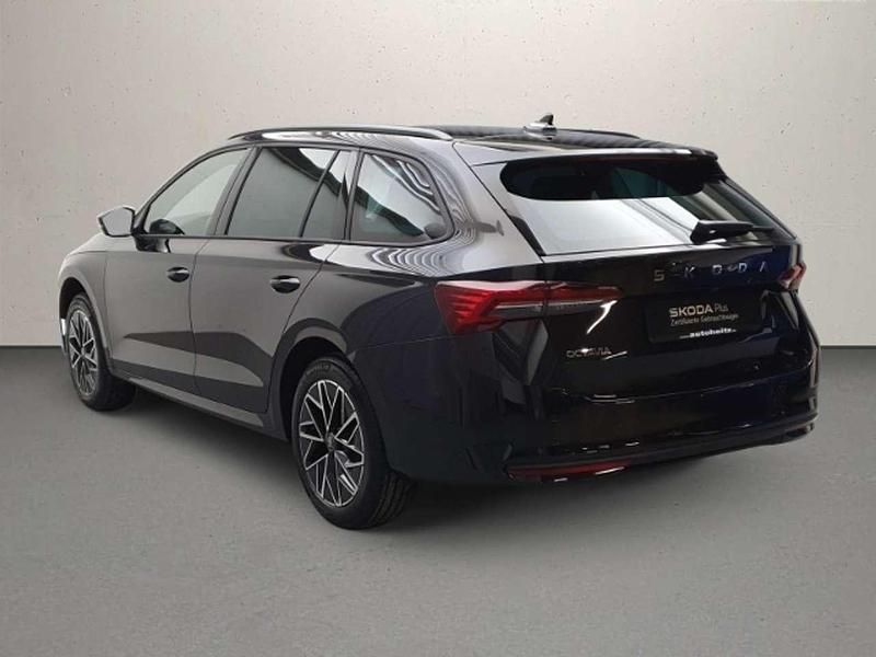 Neu Skoda Octavia 116 PS (85 kW) 2025 Schwarzmagic perleffekt Kombi