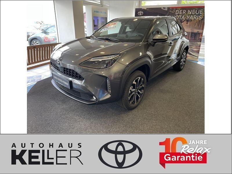 Marlingrau metallic Gebraucht 2023 Toyota Yaris Cross Team SUV | 24.440 € (Fairer Preis) - Bild 1/4