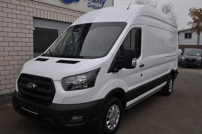 Gebraucht Ford Transit Trend 131 PS (96 kW) 2024 Weiß Limousine