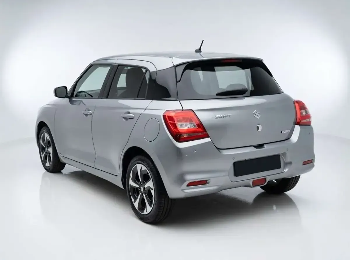 Neu Suzuki Swift Comfort+ 83 PS (61 kW) 2026 Premium silver metallic Kleinwagen