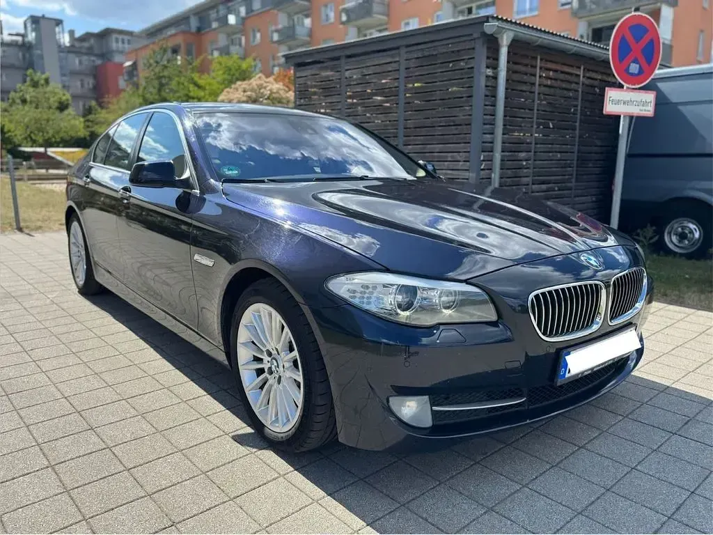 Gebraucht BMW 530 Comfort Edition 258 PS (189 kW) 2012 Blau Limousine
