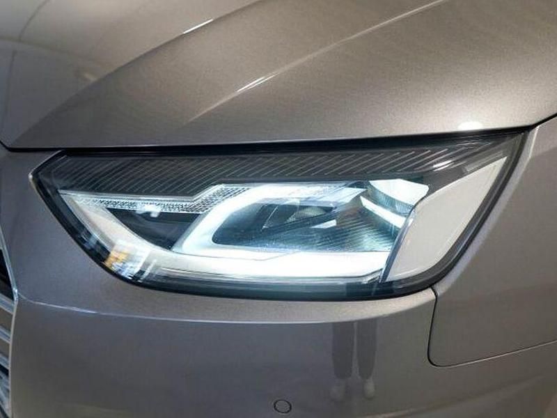 Gebraucht Audi A4 Ambiente 163 PS (119 kW) 2022 Grau Kombi