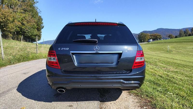 Gebraucht Mercedes C250 Avantgarde 204 PS (150 kW) 2013 Schwarz Kombi