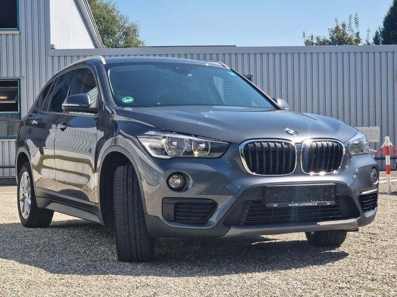 Grau Gebraucht 2019 BMW X1 Advantage SUV | 21.590 € (Fairer Preis) - Bild 1/3