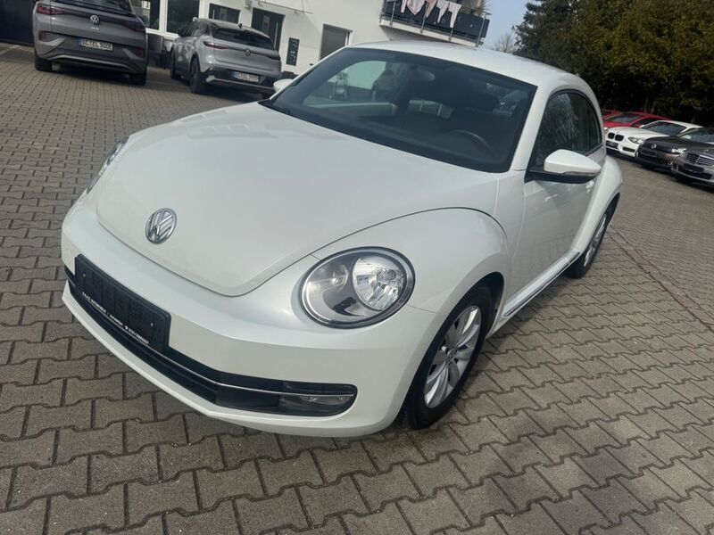 Weiß Gebraucht 2012 VW Beetle Design Limousine | 10.950 € (Fairer Preis) - Bild 1/4