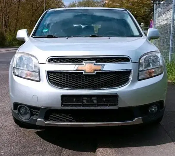 Gebraucht Chevrolet Orlando 140 PS (102 kW) 2012 Silber Van / Kleinbus