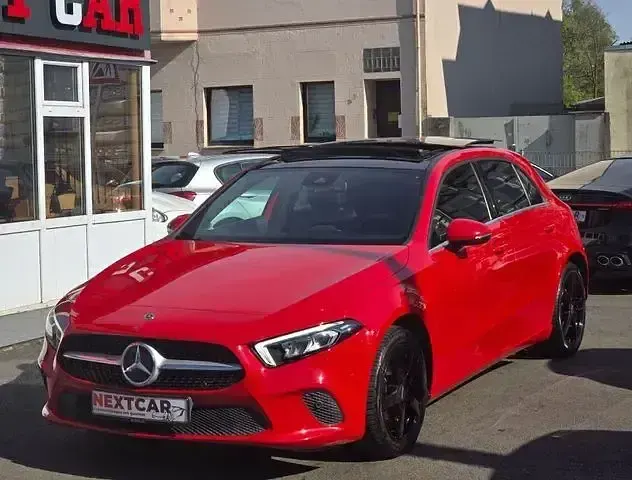 Gebraucht Mercedes A200 163 PS (119 kW) 2018 Rot Limousine