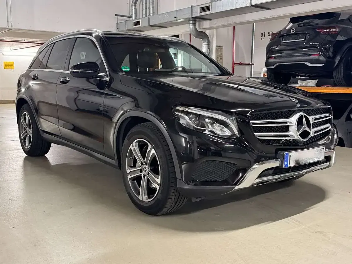 Gebraucht Mercedes GLC350 AMG line 258 PS (189 kW) 2018 Obsidianschwarz  metalliclack SUV