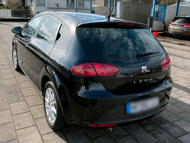 Usata Seat Leon 105 CV (77 kW) 2012 Nero Berlina