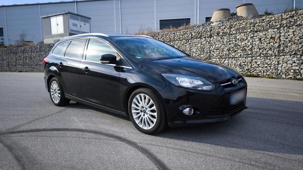 Używany Ford Focus Titanium 140 KM (102 kW) 2012 Czarny Kombi