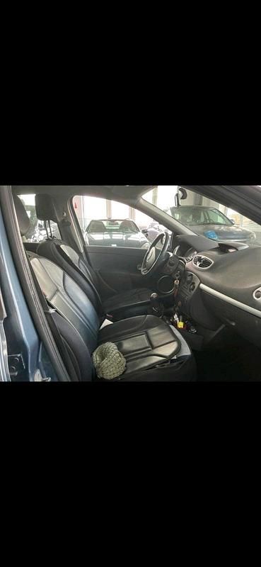 Gebraucht Renault Clio II Dynamique 100 PS (73 kW) 2008 Grau Limousine