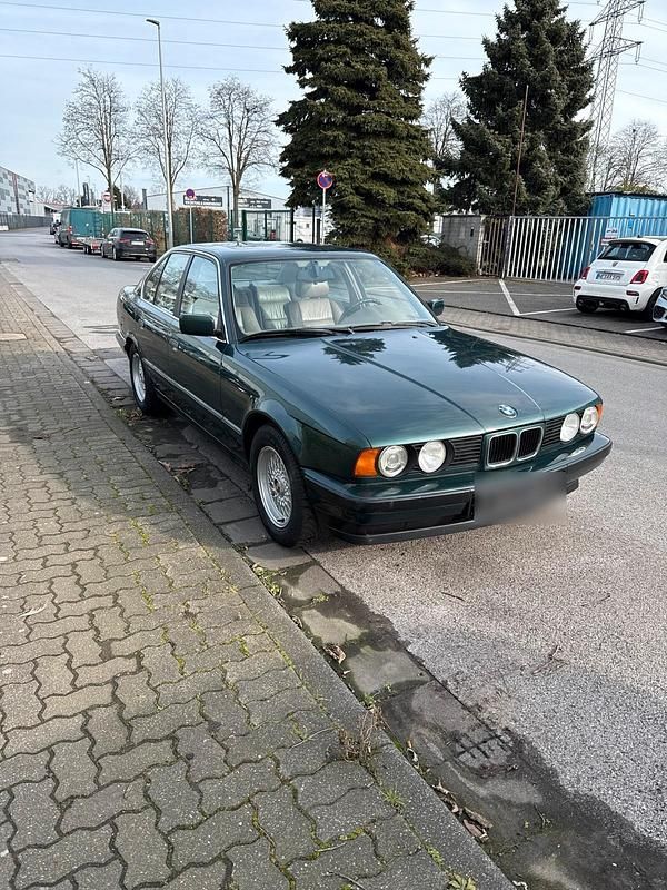 Gebraucht BMW 525 140 PS (102 kW) 1993 Grün Limousine