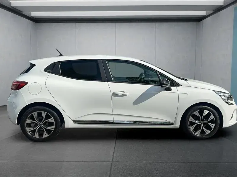 Gebraucht Renault Clio V SE 67 PS (49 kW) 2022 Weiß Kleinwagen