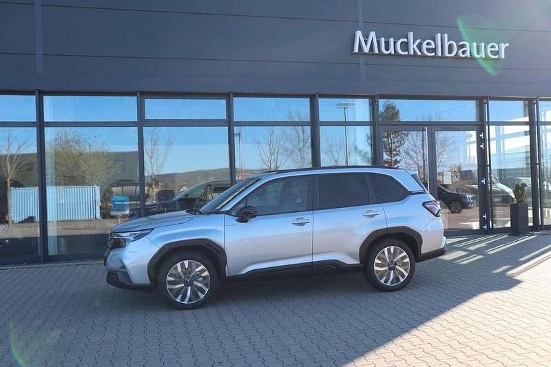 Neu Subaru Forester Platinum 136 PS (100 kW) 2025 Ice silver SUV