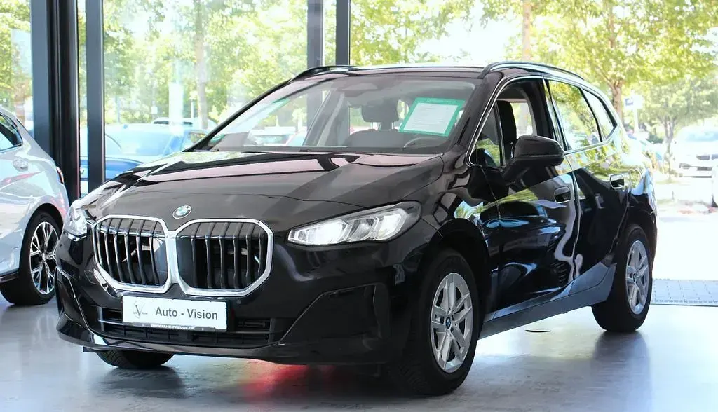 Gebraucht BMW 216 Active Tourer Shadowline 122 PS (89 kW) 2025 Schwarz Van / Kleinbus