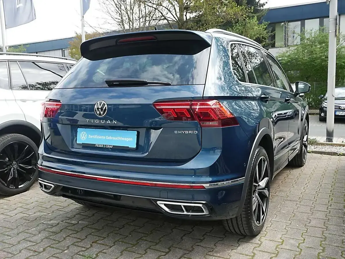 Gebraucht VW Tiguan R-line 245 PS (180 kW) 2023 Nightshade blue metallic SUV