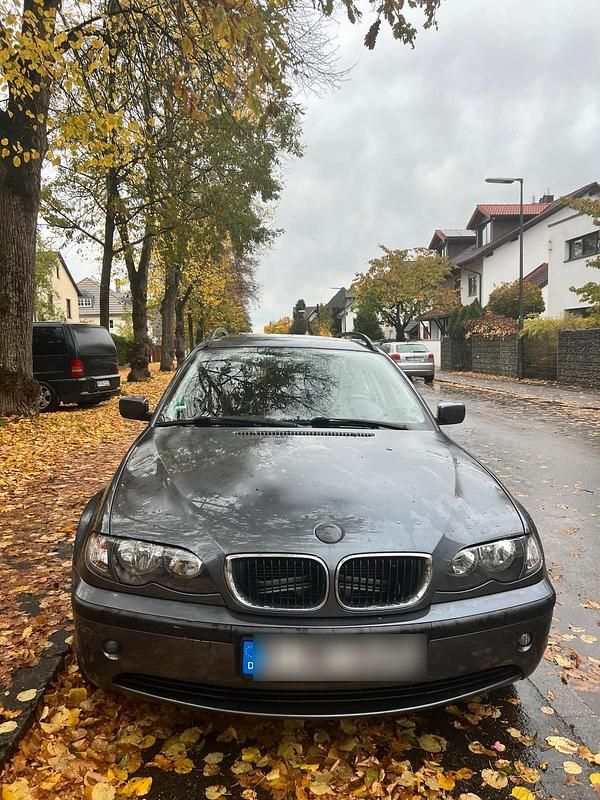 Grau Gebraucht 2003 BMW 318 Kombi | 1.800 € (Guter Preis) - Bild 1/4