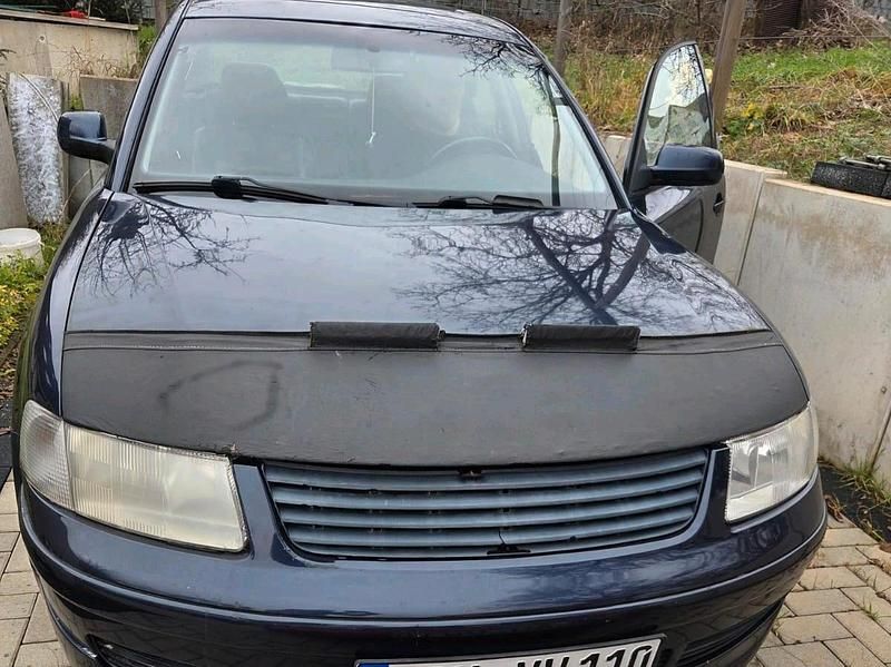 Gebraucht VW Passat 190 PS (139 kW) 1997 Blau Limousine