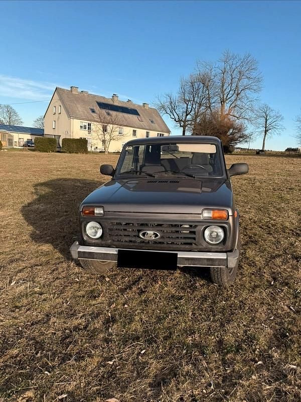 Second-hand Lada niva 83 CP (61 kW) 2018 Maro SUV