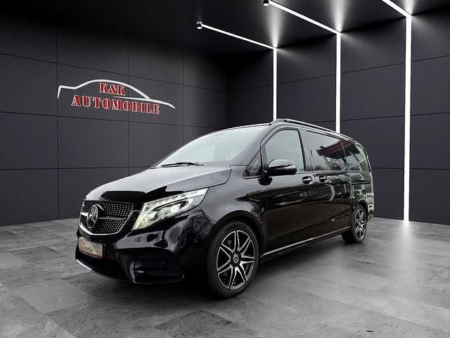 Obsidianschwarz metallic Gebraucht 2022 Mercedes V250 AMG Van / Kleinbus | 44.900 € (Guter Preis) - Bild 1/4