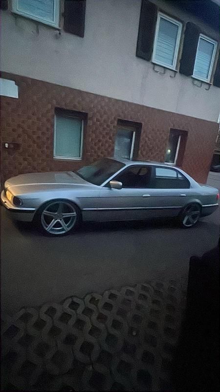 Silber Gebraucht 1997 BMW 740 Limousine | 6.800 € (Superpreis) - Bild 1/4