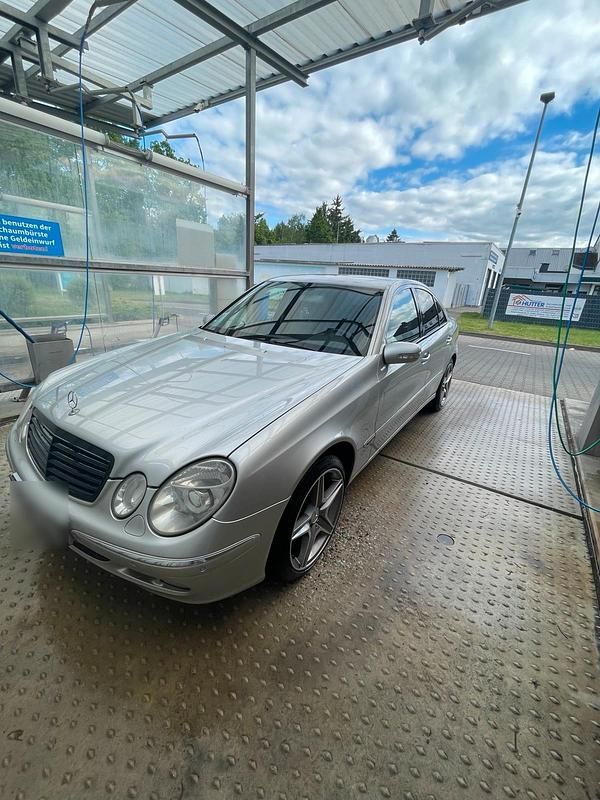 Gebraucht Mercedes E240 177 PS (130 kW) 2002 Silber Limousine