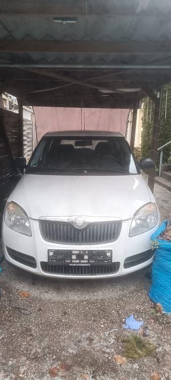 Weiß Gebraucht 2009 Skoda Fabia Limousine | 550 € (Superpreis) - Bild 1/4