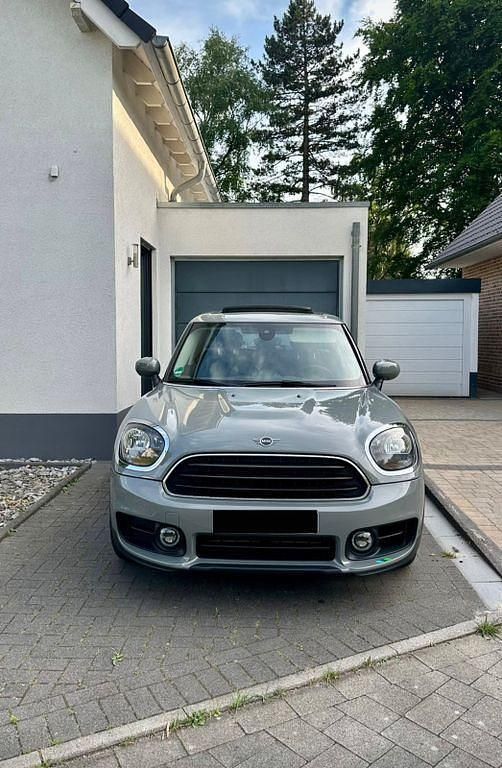 Grau Gebraucht 2019 Mini One Countryman SUV | 15.900 € (Fairer Preis) - Bild 1/4