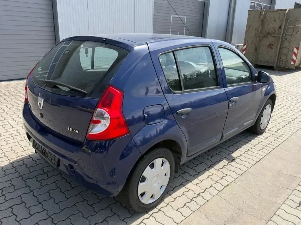 Gebraucht Dacia Sandero 75 PS (55 kW) 2010 Blau Limousine