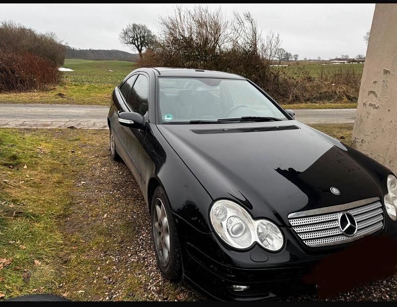Gebraucht Mercedes C200 163 PS (119 kW) 2006 Schwarz Coupé
