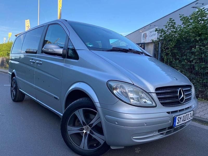 Silber Gebraucht 2007 Mercedes Viano Van / Kleinbus | 8.900 € (Guter Preis) - Bild 1/4