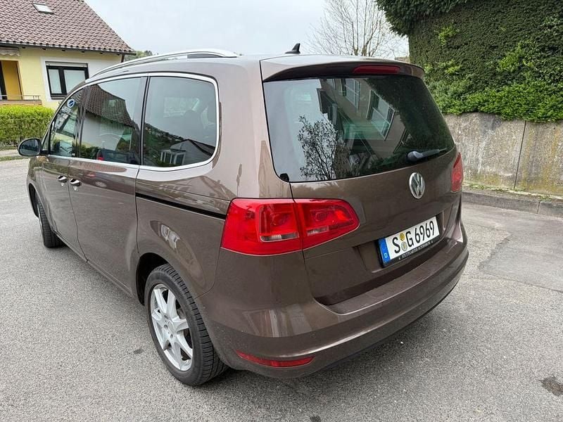 Second-hand VW Sharan 140 CP (102 kW) 2012 Maro Monovolum