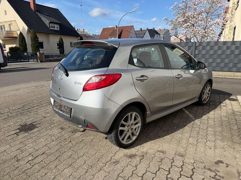 Gebraucht Mazda 2 Sports-Line 95 PS (69 kW) 2010 Silber Kleinwagen