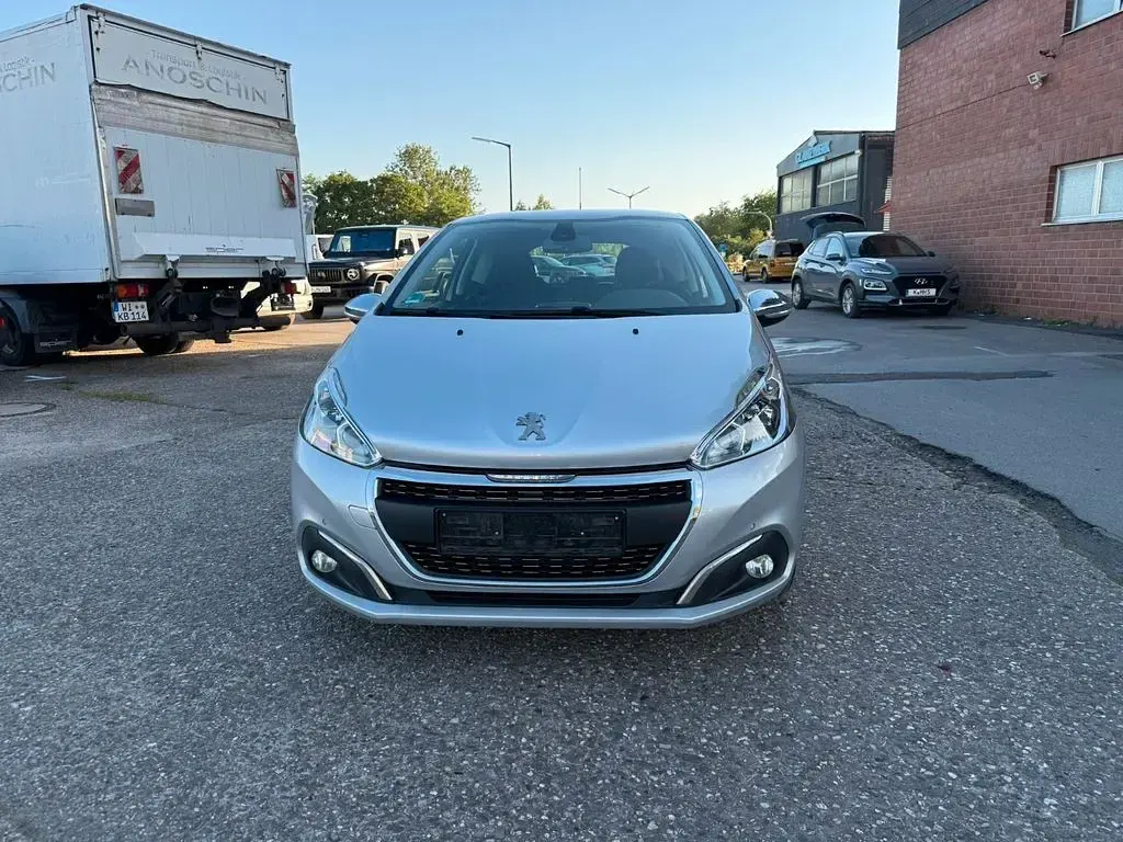 Gebraucht Peugeot 208 Allure 99 PS (72 kW) 2016 Grau Kleinwagen